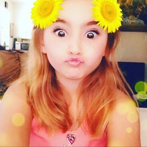 Meet your Posher, Ava